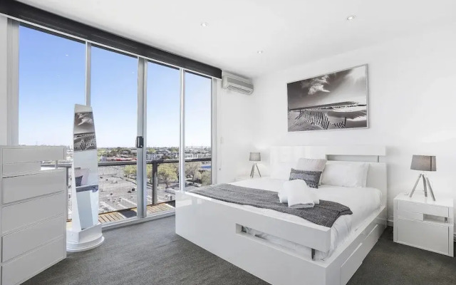 Roomerang at Montague Tower