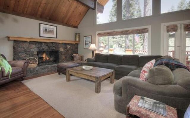 Welch Pet Friendly Cabin by RedAwning