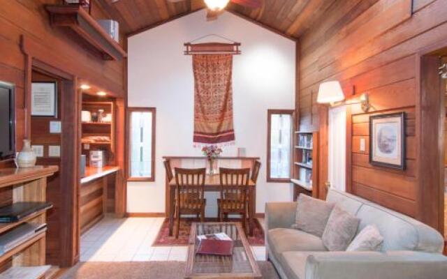 Redwood Cottage-Pet Friendly