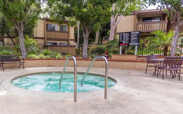 Topeka Apartment #873901 by RedAwning