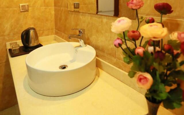 Huajianji Courtyard Home stay