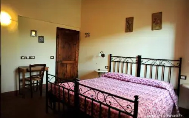 Azienda Agrituristica Il Sasso Di Maccari Avisano