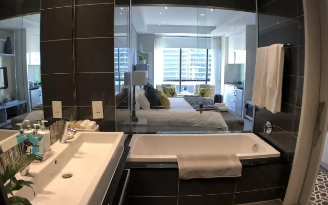 Sandton Skye Suite 604