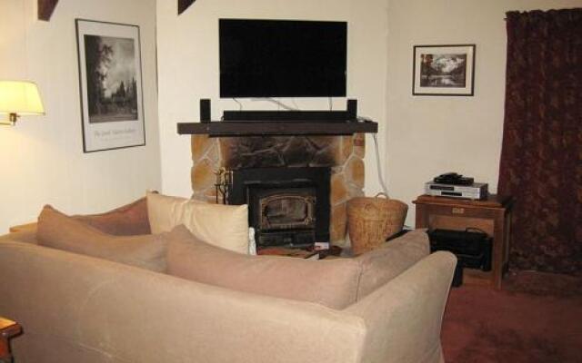 Mammoth View Villas 46 2 Br condo by RedAwning