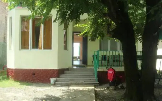 Tiniko Guest House