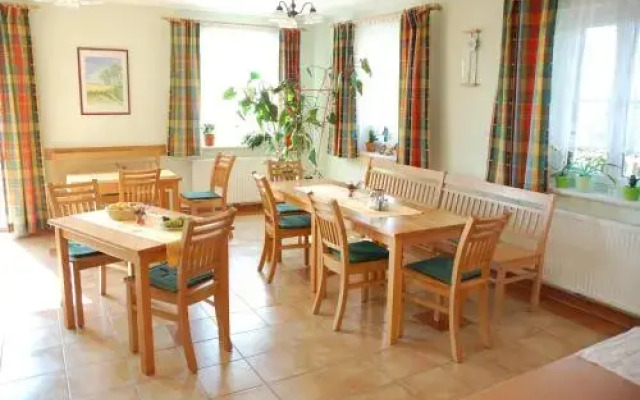 Weingut Gästehaus Otmar Birnstingl