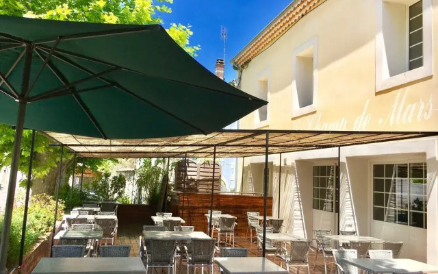 Hôtel-Restaurant Le Champ de Mars