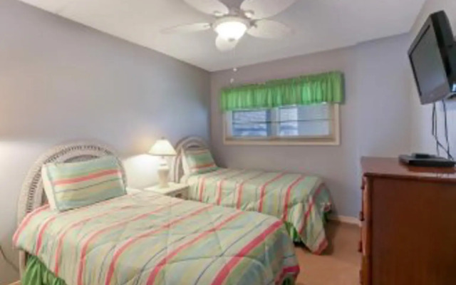 Affordable Condo with Amazing Ocean View by RedAwning