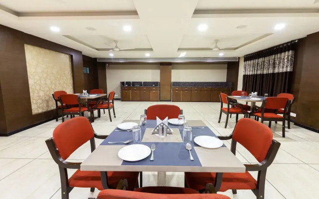 Capital O 19528 Hotel Park Palace