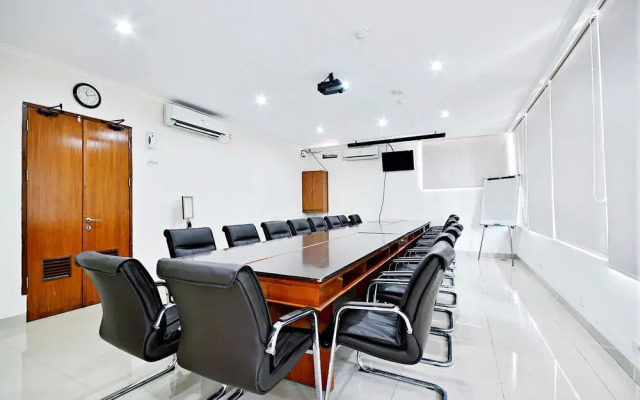 ZenRooms Benhil Pejompongan