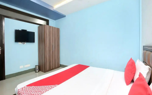 OYO 15030 Hotel ESS PEE Grand