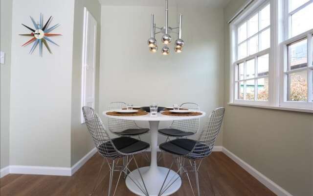 Venice Beachwood - 2 BR Recently remodeled Midcentury Design Suite 5 min Walk to Beach! - MOD 42167