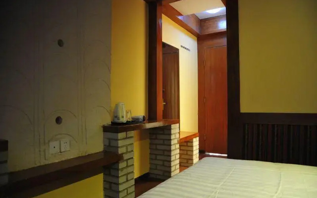 Ruo Chujian Youth Hostel