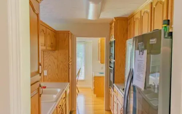 The Lake House Dandridge - 3 Br Cabin
