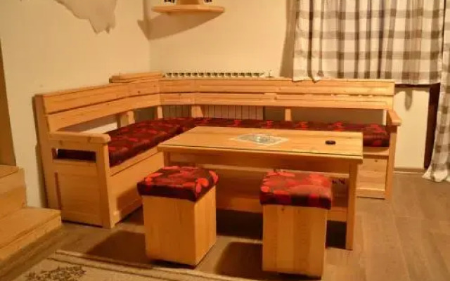 Apartments and Rooms Planinska Idila