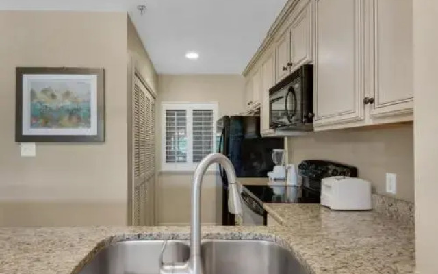 Tops'l Beach Manor 0113