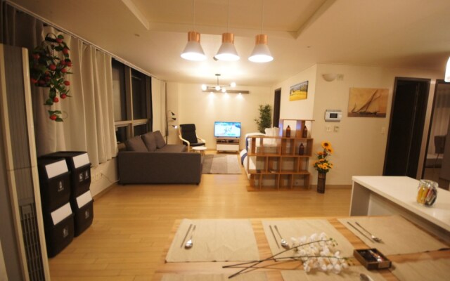 The New Joy House Gongdeok