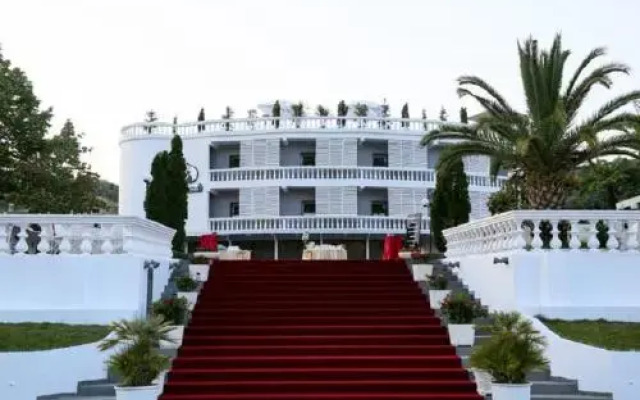 Merlin Park Resort
