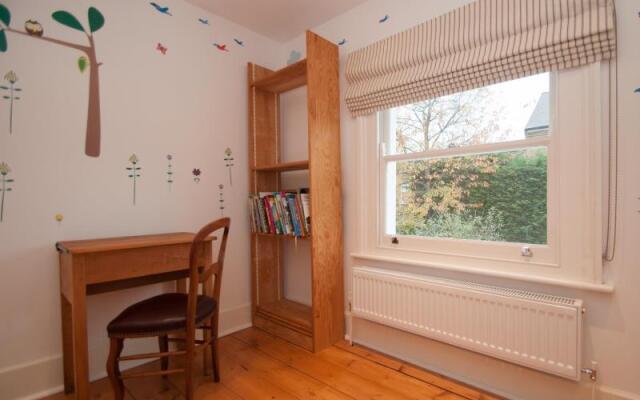 Veeve  4 Bed Family House Yerbury Road Tufnell Park Islington