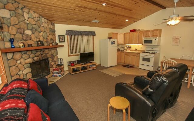 1693 - Moonridge Getaway