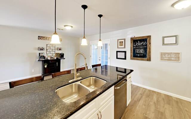 E Vernon - 4 Br Home