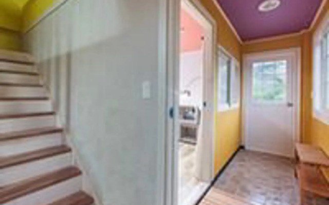 Hongcheon Gogh and Sunflower Pension