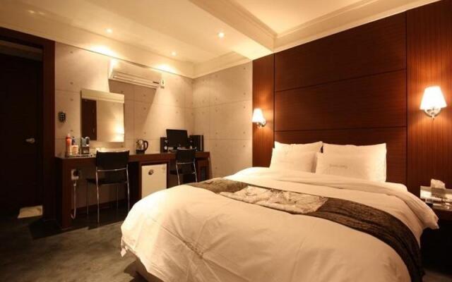 Jongno Abueson Hotel