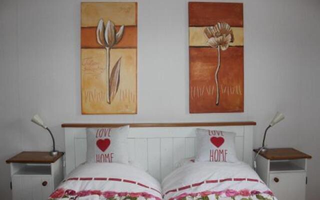 Desokkeraai - Sauna & Hottub privé appartement in schuur