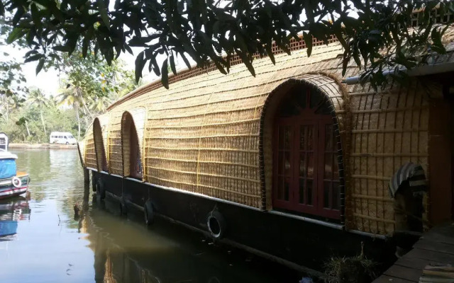 Skylark House Boats
