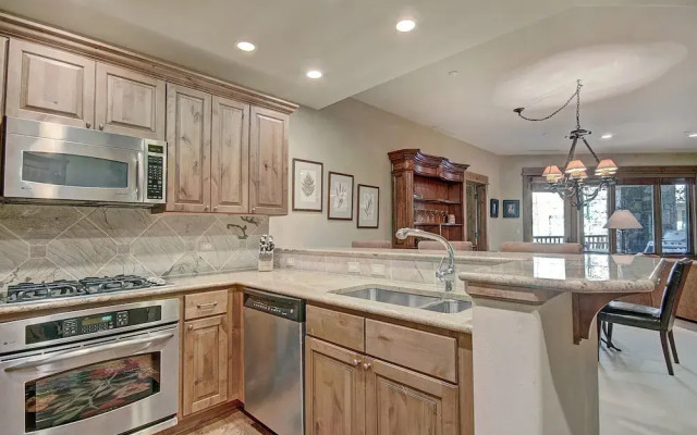 Arrowhead Village A304A