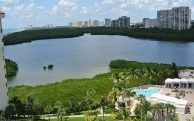 Seagate C 1004 - 2 Br Condo