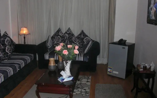 Cairo plaza Guest House