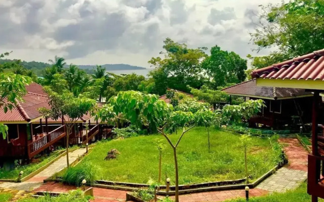 Golden Bungalow (former Hillside Bungalow )