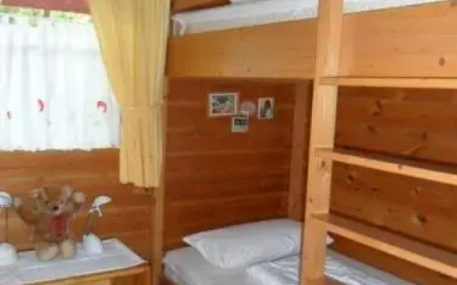 Komfortables-Ferienblockhaus-Nr-27-56-qm-bis-4-Personen-Viechtach-Jaegerpark