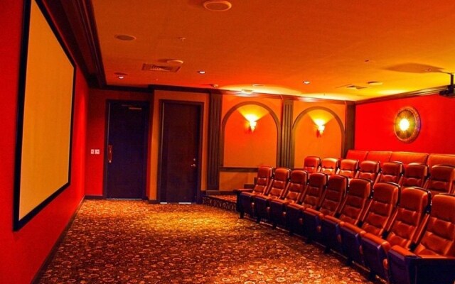 Diamond Beach 701 - Queen of Diamonds