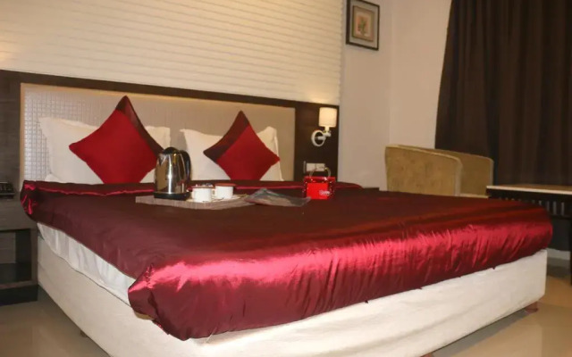 OYO Rooms Pandri Main Road