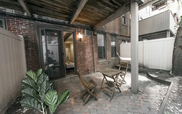 Dalton Apartments by Barsala