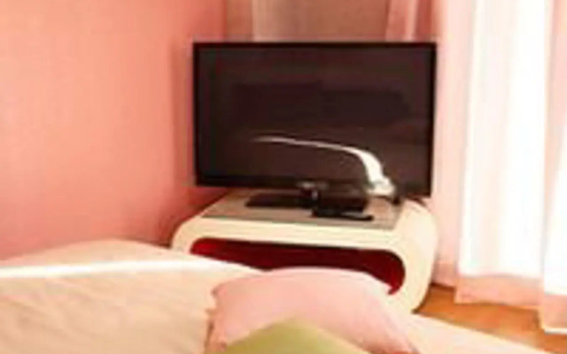 Hongchen Happiness Yard Pension