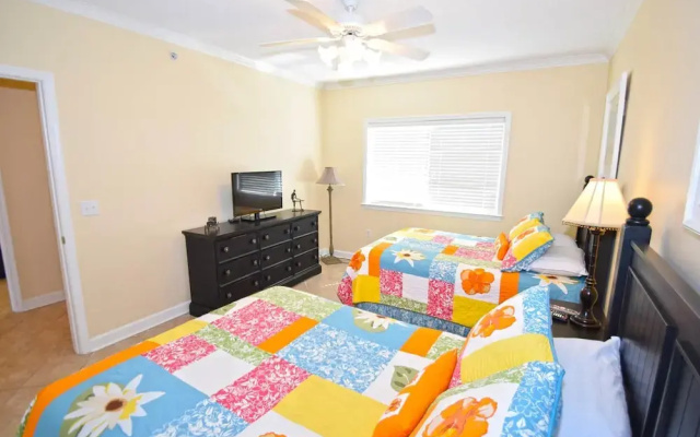 Bahia Vista I 403 3 Br condo by RedAwning