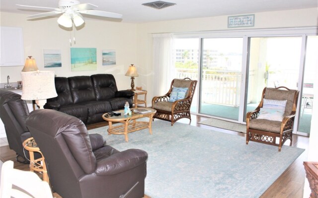 Jamaica Royale 402 - 2 Br Condo