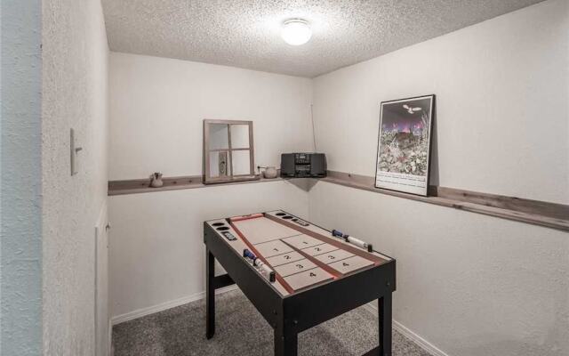 Bear Cat Crossing - Three Bedroom Cabin