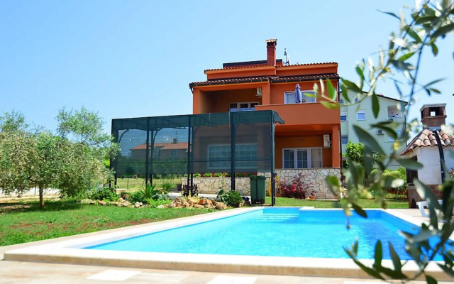 Holiday Home Marko Funtana