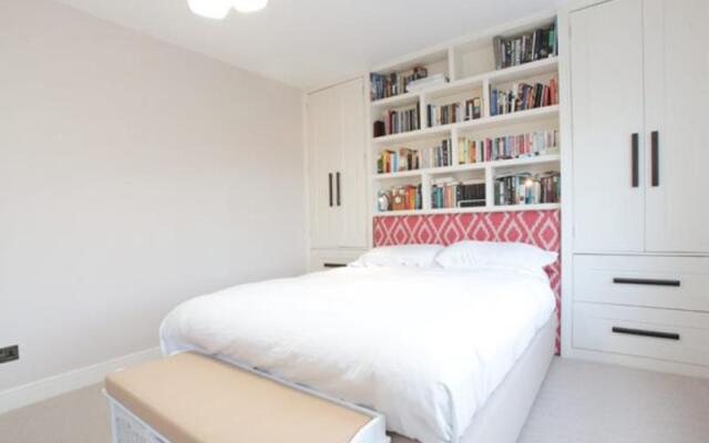 Veeve  4 Bed Family House On Broadhinton Rd Clapham