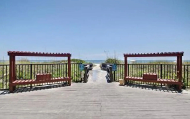 Affordable Condo with Amazing Ocean View by RedAwning