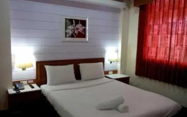 Thaksin Hotel