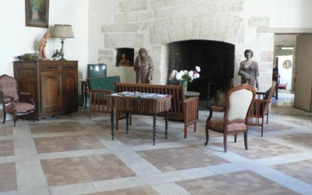 Chambres dHôtes et Gîtes du Château de Clauzuroux