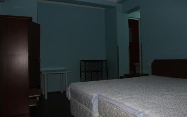 Pirveli Guest House