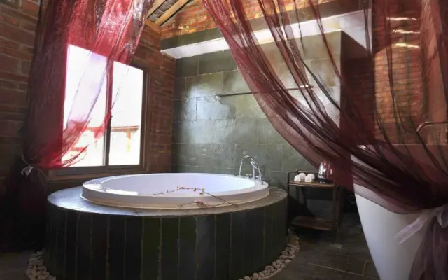 Lijiang Cambrian Inn
