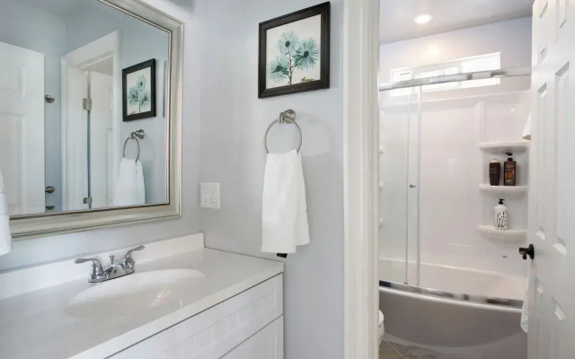 Chic Rental 1 Block from Beach by RedAwning