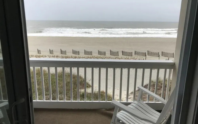 Seaside Retreat - 201 - 2 Br Condo